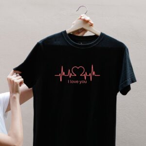 Black women’s t-shirt with “I Love You” and peach red heart print – romantic and breathable cotton summer tee